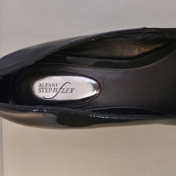 Alfani Step N Flex Ryden Gray Closed Square Toe Low Wedged Heel Shoe - Picture 9 of 9